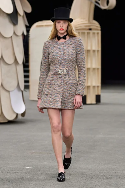 Look 6